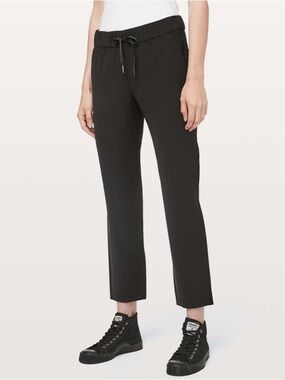Lululemon On The Fly Pant *Woven 27"- Black- Size 4